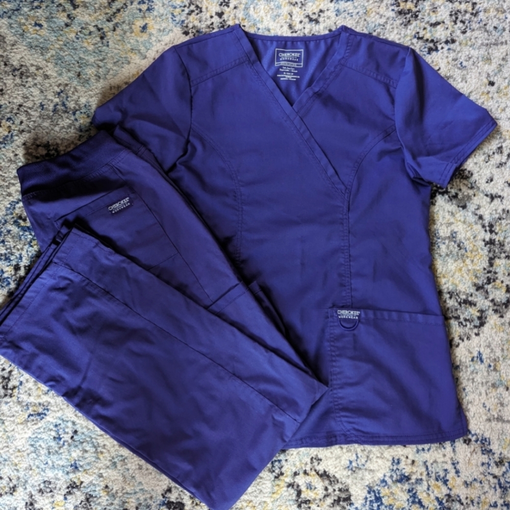 Cherokee workwear revolution scrubs set small in grape